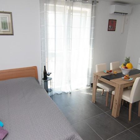 Valkane Beach Studio Apartment Пула Экстерьер фото