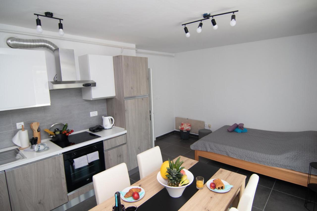 Valkane Beach Studio Apartment Пула Экстерьер фото